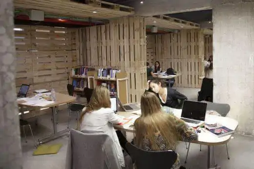 The Madrid campus has many study rooms with individual alcoves, which offer students space to review for exams or work on projects in a quiet and peaceful atmosphere.